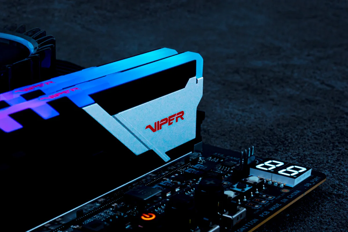 Patriot Viper Venom RGB 16GB (1x16GB) DDR5 5200MHz CL36 Gaming Ram (Bellek)