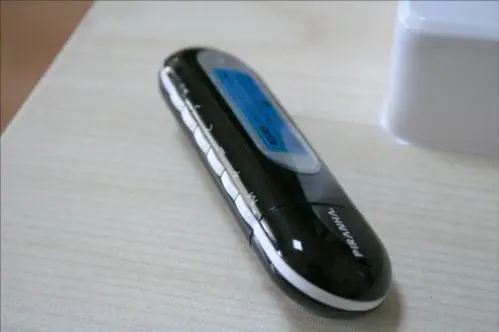 PIRANHA BUDDY PLUS 2GB FM MP3 PLAYER