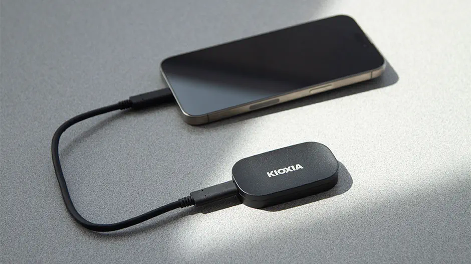 Kioxia Exceria Plus G2 LXD20K001TG8 1TB 1050/1000MB/s USB 3.2 Gen2 Type-C Taşınabilir SSD Disk